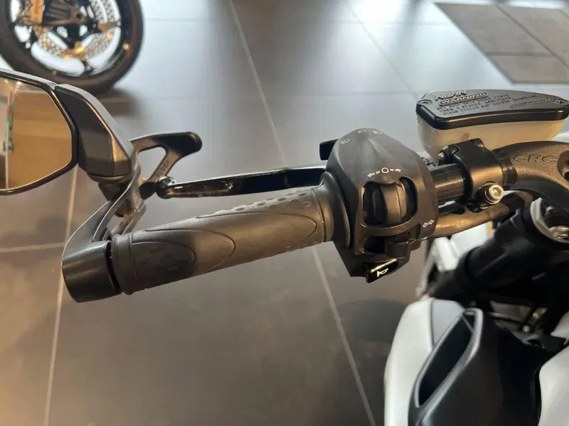 MV Agusta Dragster 800 RC SCS (2021 - 22) (6)