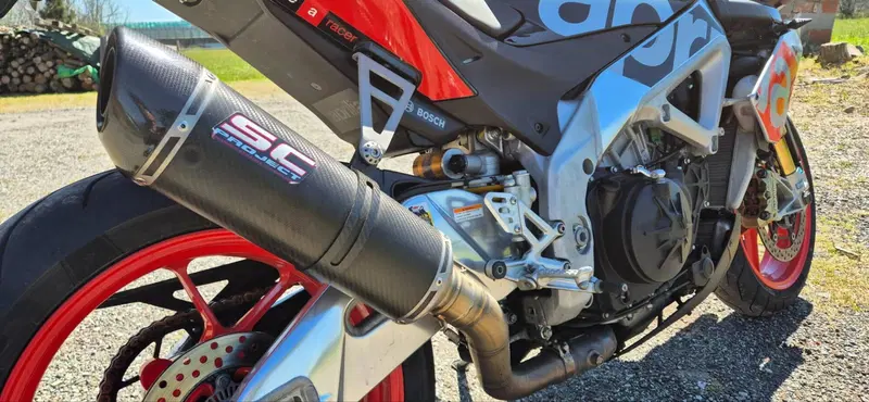 Aprilia Tuono V4 Factory (2015 - 17) (13)