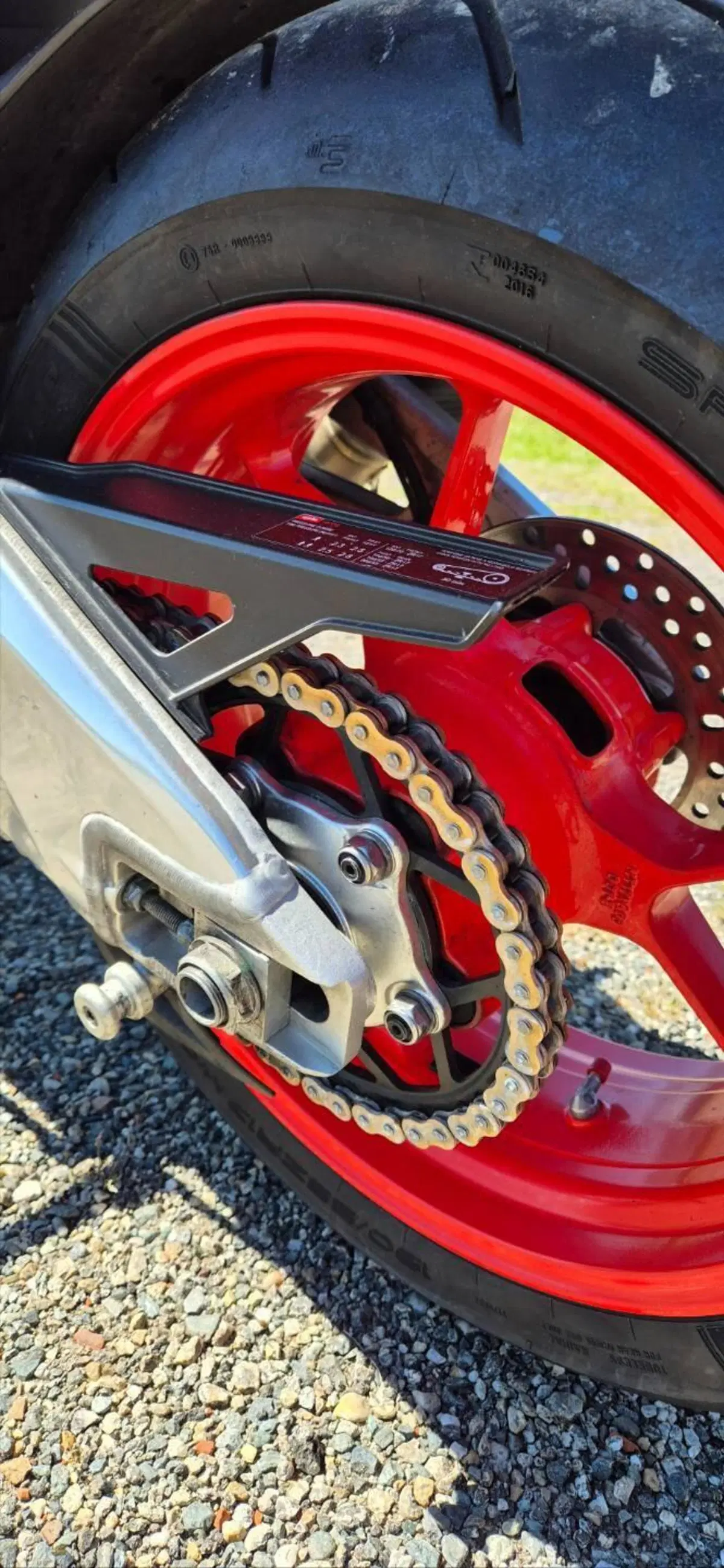 Aprilia Tuono V4 Factory (2015 - 17) (14)