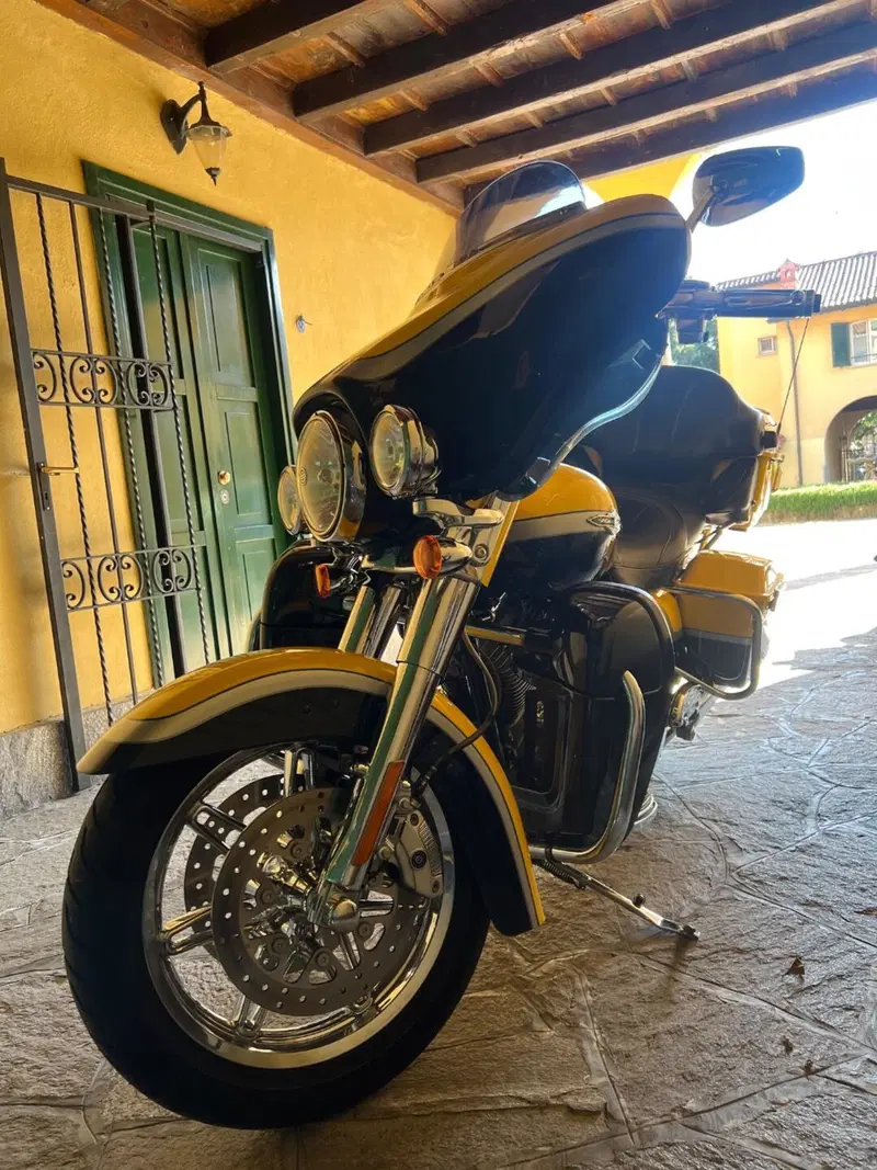 Harley-Davidson 1800 Electra Glide Ultra Classic (2012 - 13) - FLHTCUSE (5)