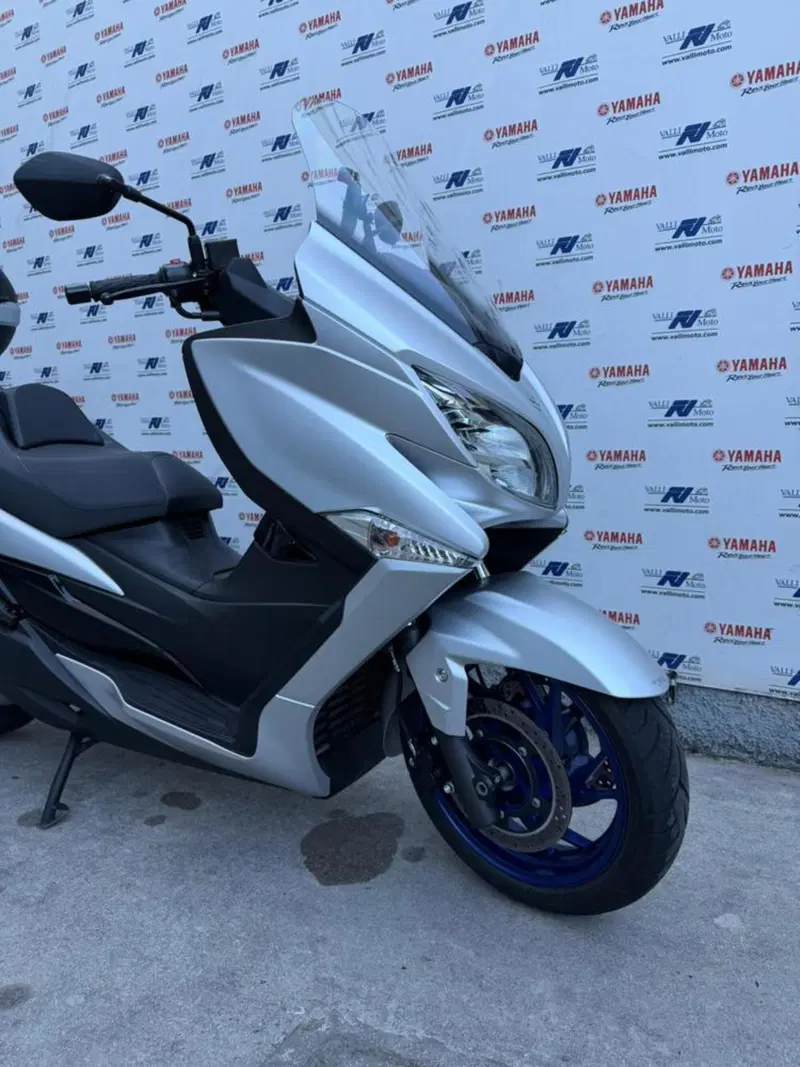 Suzuki Burgman 400 (2022 - 24) (5)