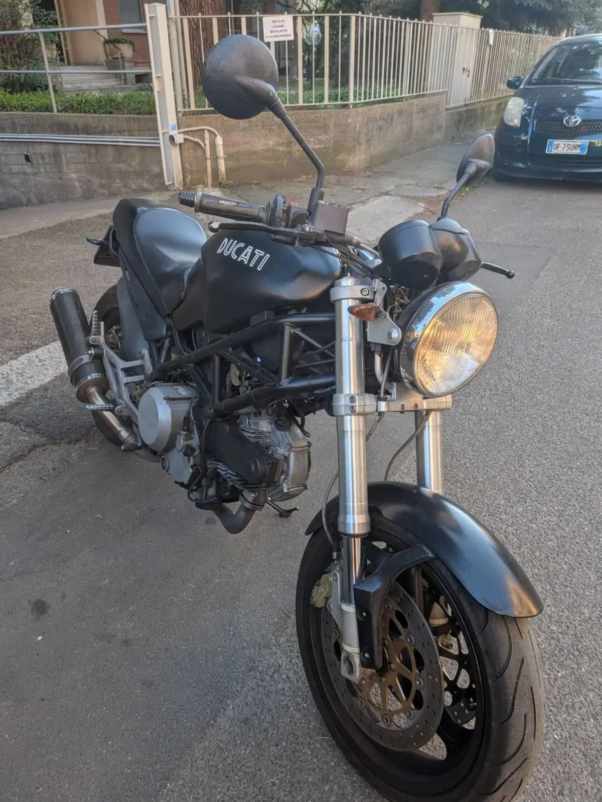 Ducati Monster 620 Dark (2003 - 06) (2)