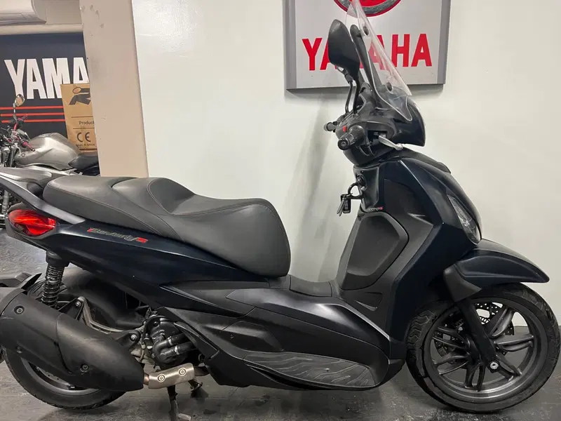 Piaggio Beverly 300 Hpe (2021)