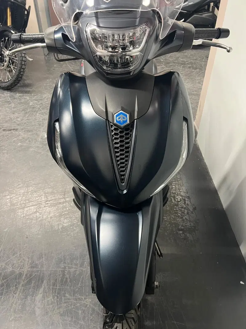 Piaggio Beverly 300 Hpe (2021) (3)