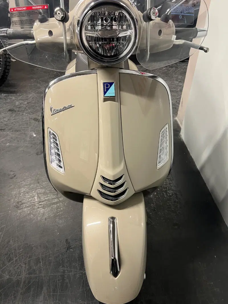 Vespa GTS 300 (2023 - 24) (2)