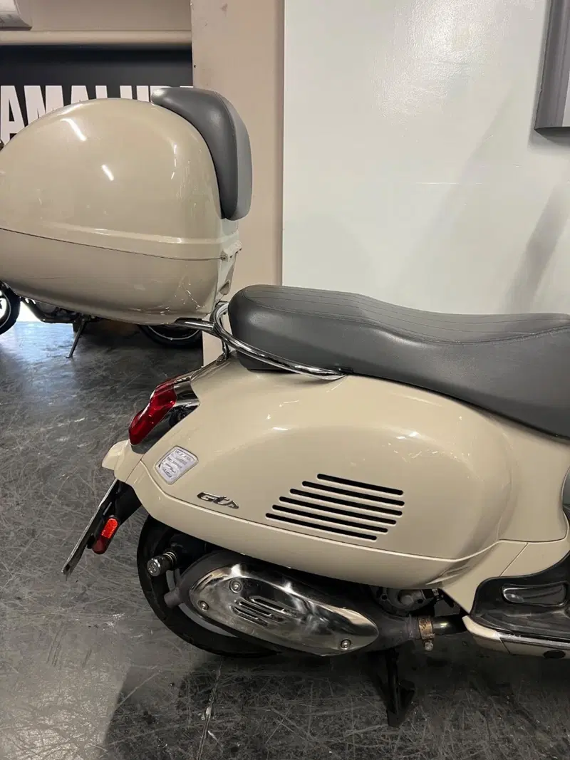Vespa GTS 300 (2023 - 24) (5)