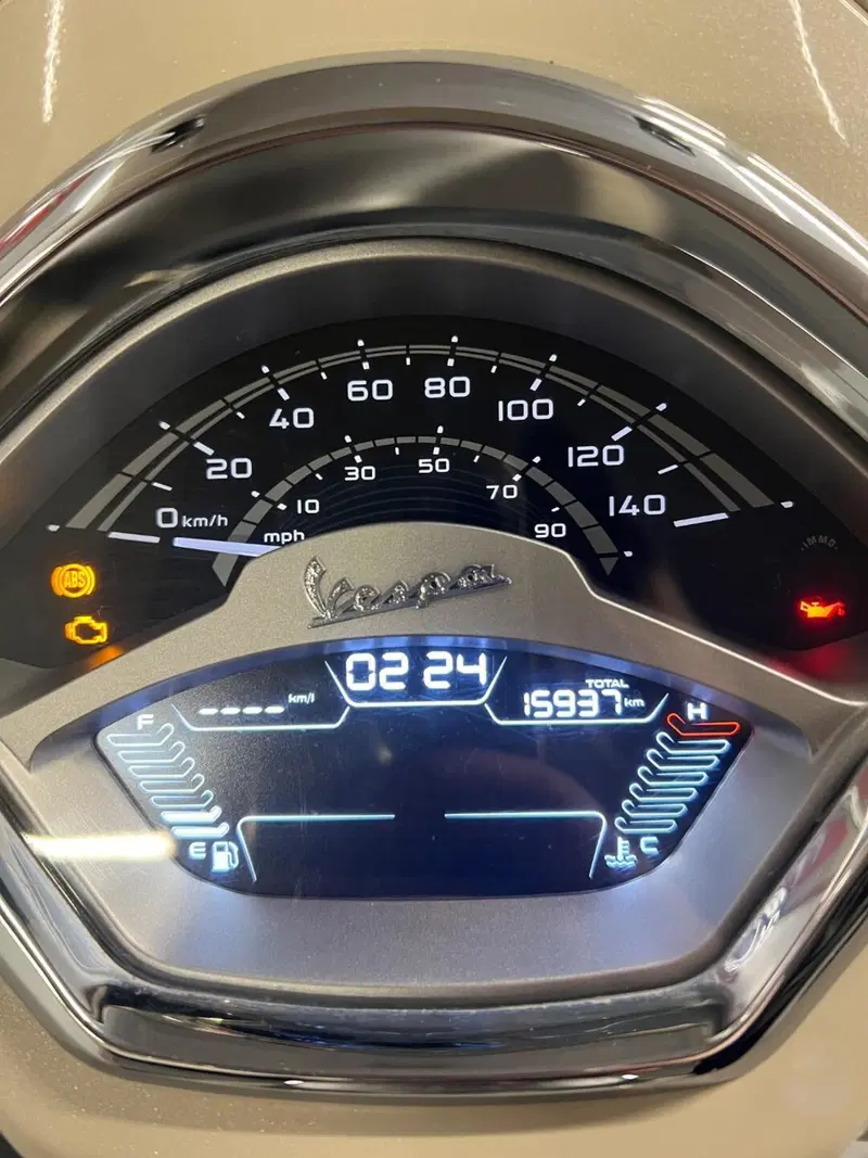 Vespa GTS 300 (2023 - 24) (9)