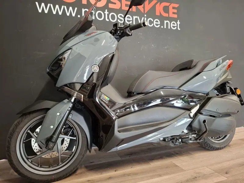 Yamaha X-Max 300 Tech Max (2021 - 24) (2)