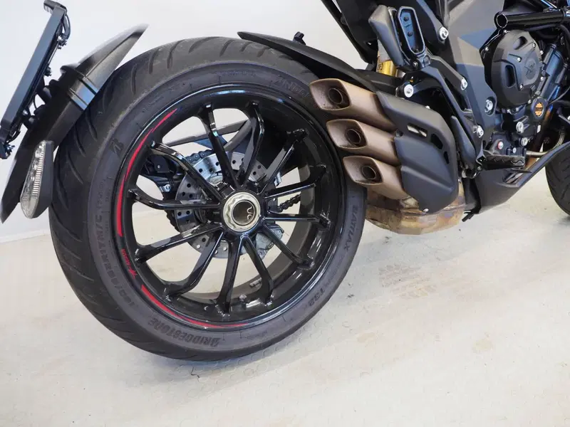 MV Agusta Turismo Veloce 800 R (2023 - 26) (3)