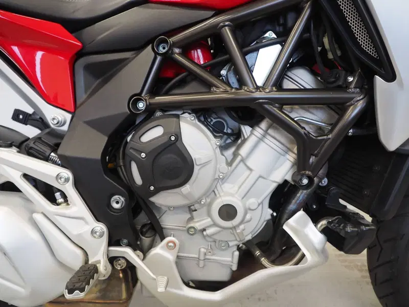MV Agusta Turismo Veloce 800 (2014 - 16) (2)