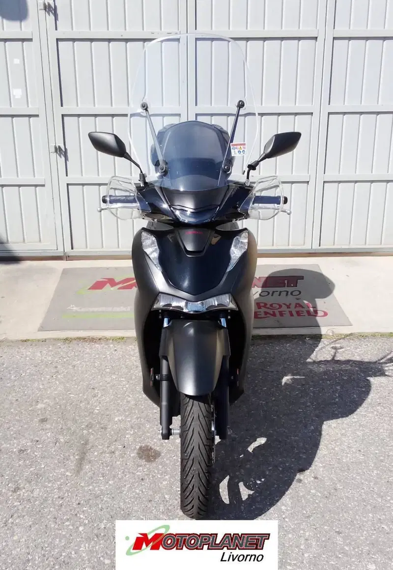Honda SH 150i (2024 - 25) (2)