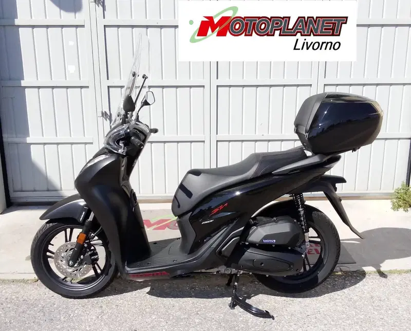 Honda SH 150i (2024 - 25) (4)