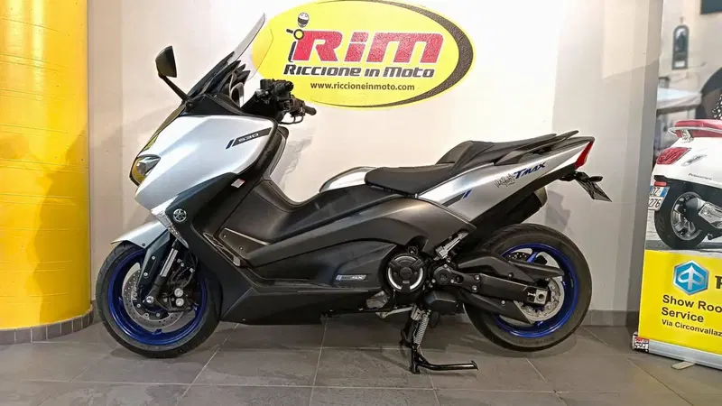Yamaha T-Max 530 (2017 - 19) (4)