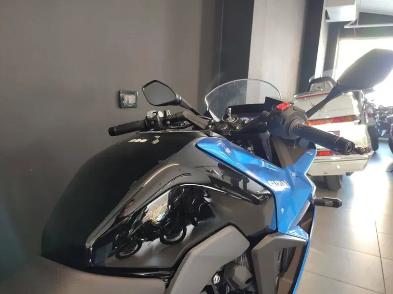 Suzuki GSX-8R (2024 - 26) (6)