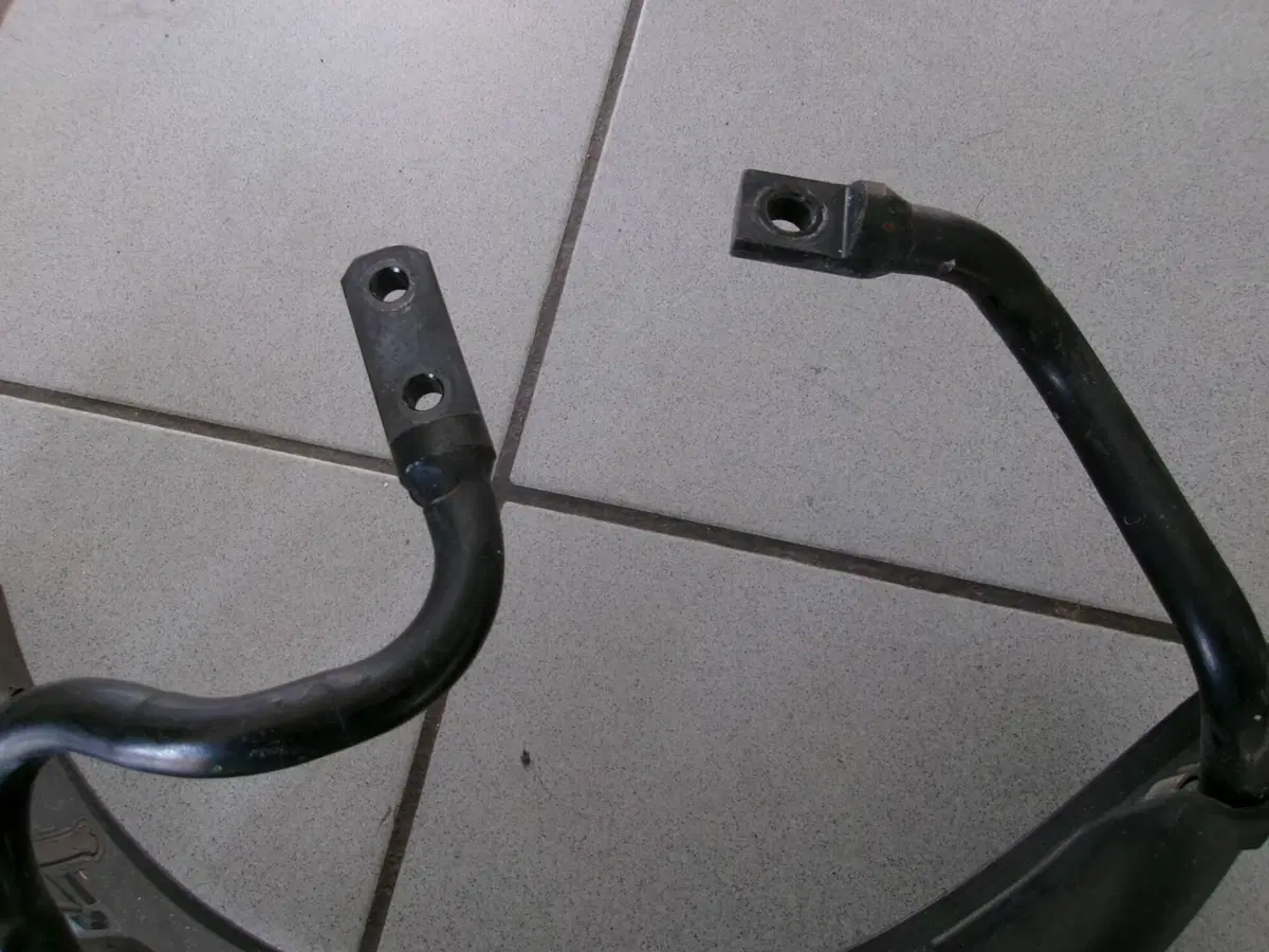 PARAFANGO ANTERIORE DESTRO PIAGGIO MP3 350 SPORT (5)
