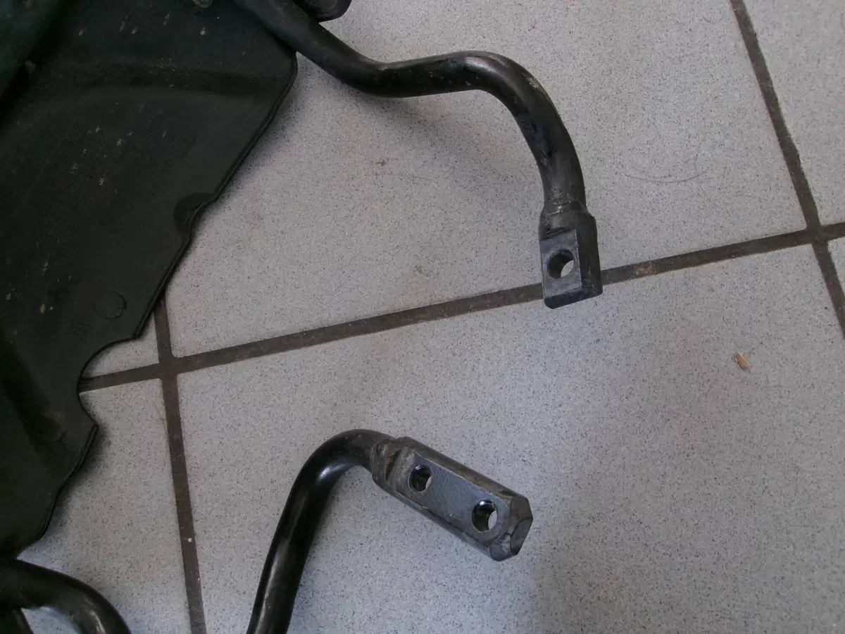 PARAFANGO ANTERIORE DESTRO PIAGGIO MP3 350 SPORT (6)