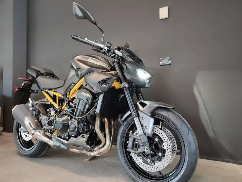 Kawasaki Z 900 (2025 - 26) (3)