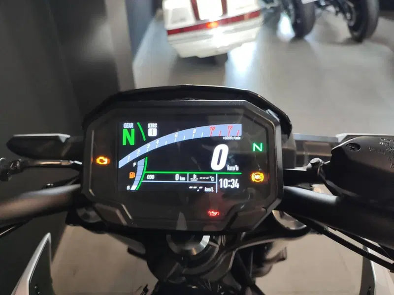 Kawasaki Z 650 (2025 - 26) (5)