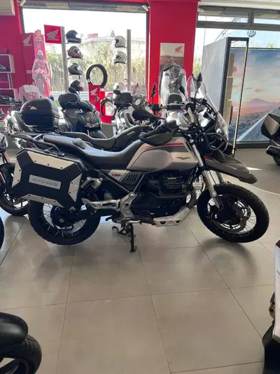 Moto Guzzi V85 TT (2021 - 23) usata