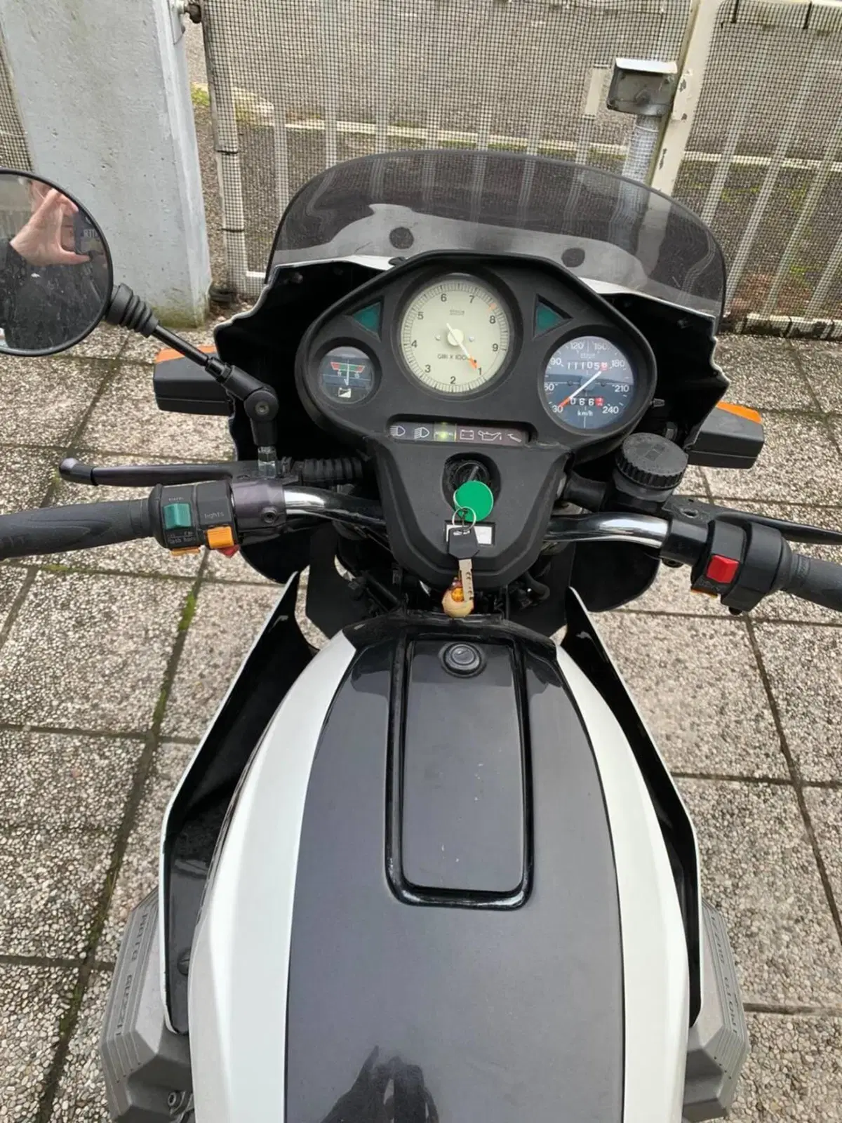 Moto Guzzi LE MANS III (3)