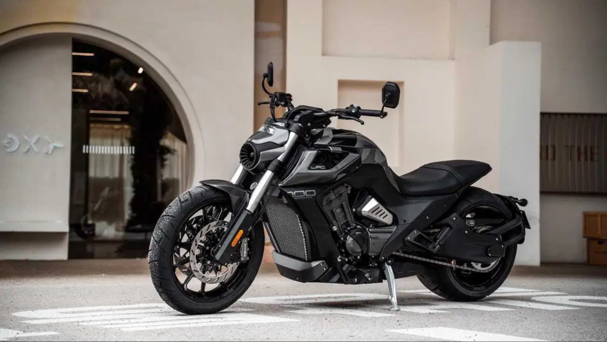 Benda LFC700 PRO, la sport cruiser si evolve tra tecnologia e design