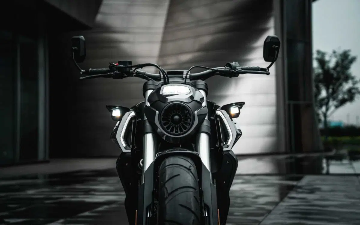 Benda LFC700 PRO, la sport cruiser si evolve tra tecnologia e design (3)