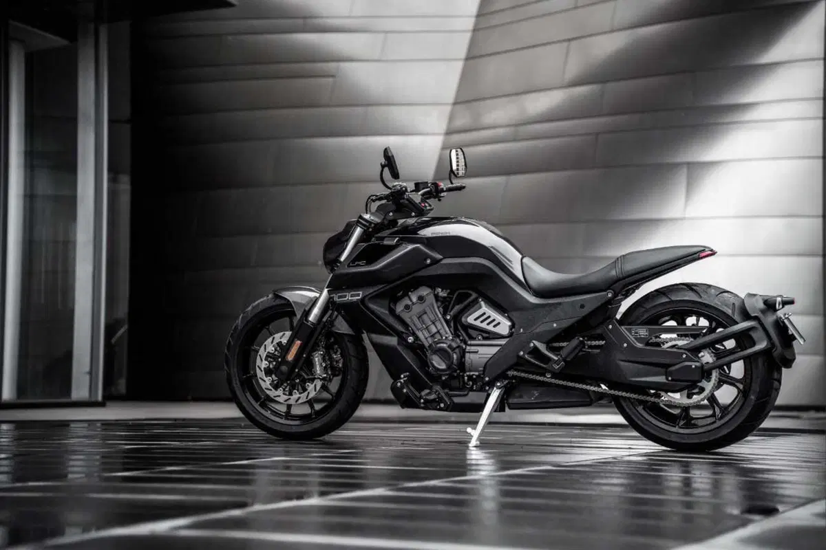 Benda LFC700 PRO, la sport cruiser si evolve tra tecnologia e design (6)