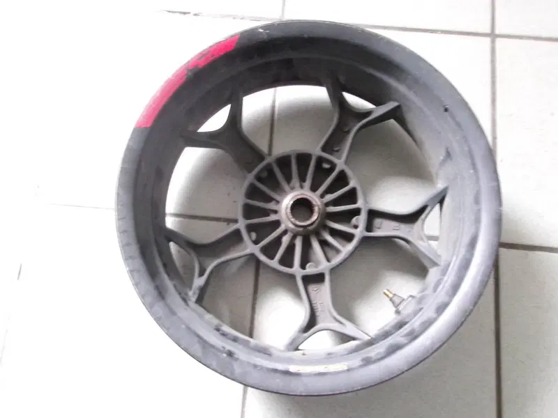 RUOTA POSTERIORE 4.00x14" PIAGGIO MP3 350 SPORT (2)