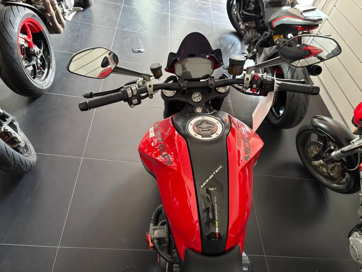 Ducati Monster 937 (2021 - 25) (5)