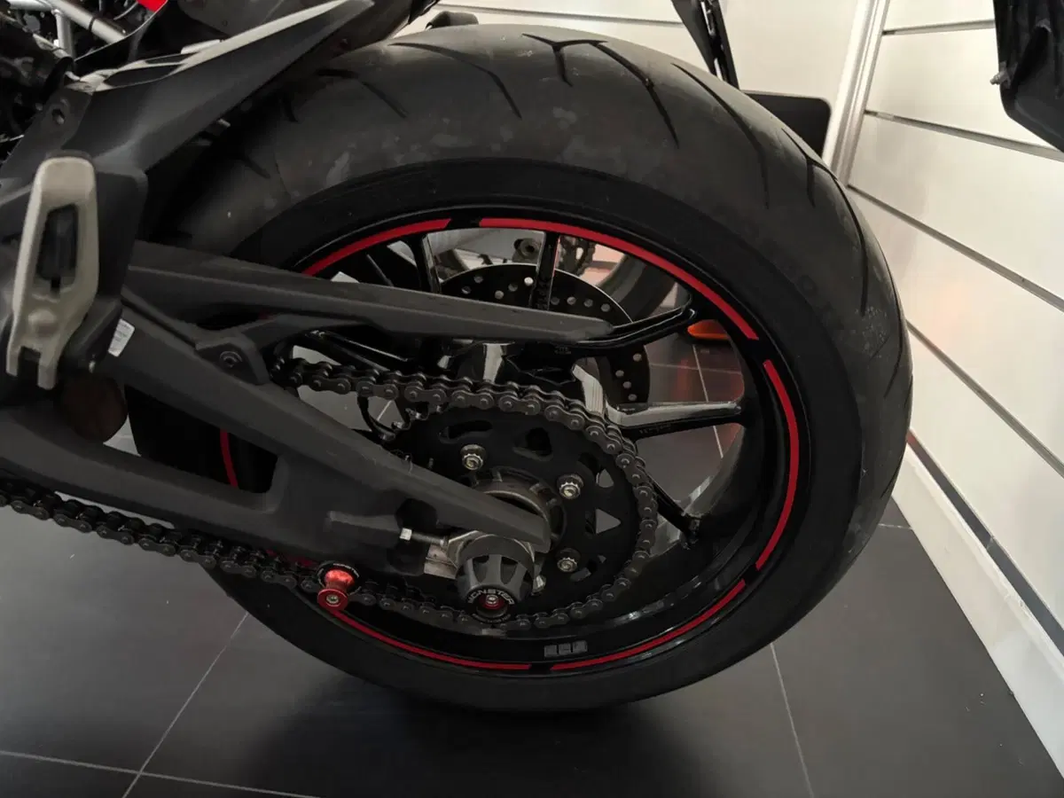 Ducati Monster 937 (2021 - 25) (10)