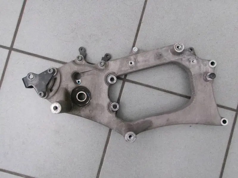 BRACCIO OSCILLANTE POSTERIORE PIAGGIO MP3 350 SPOR