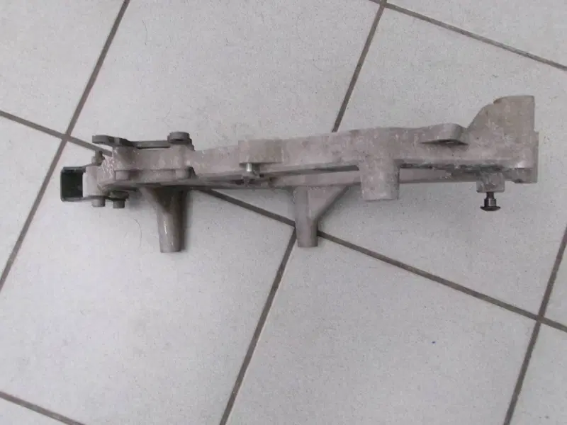 BRACCIO OSCILLANTE POSTERIORE PIAGGIO MP3 350 SPOR (2)