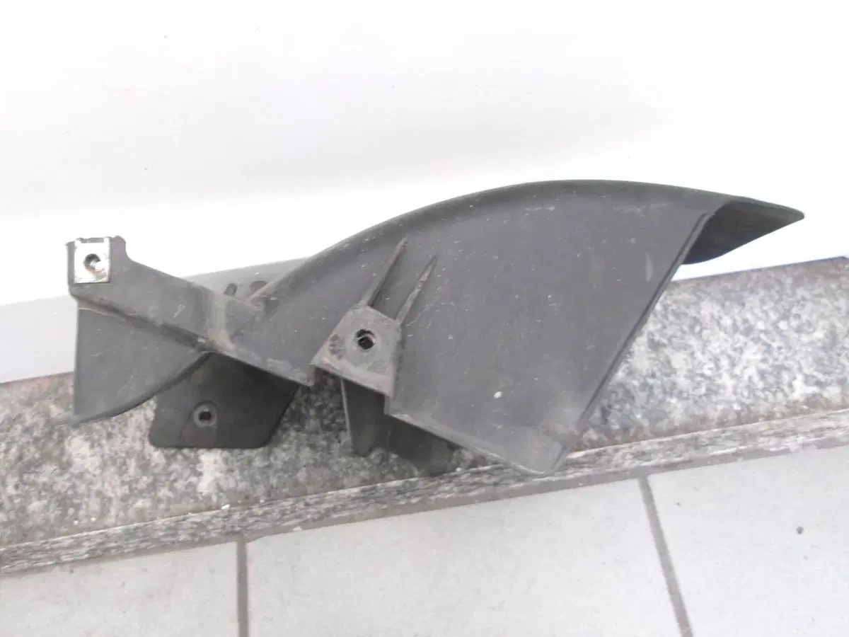 PARAFANGO POSTERIORE PIAGGIO MP3 350 SPORT (3)