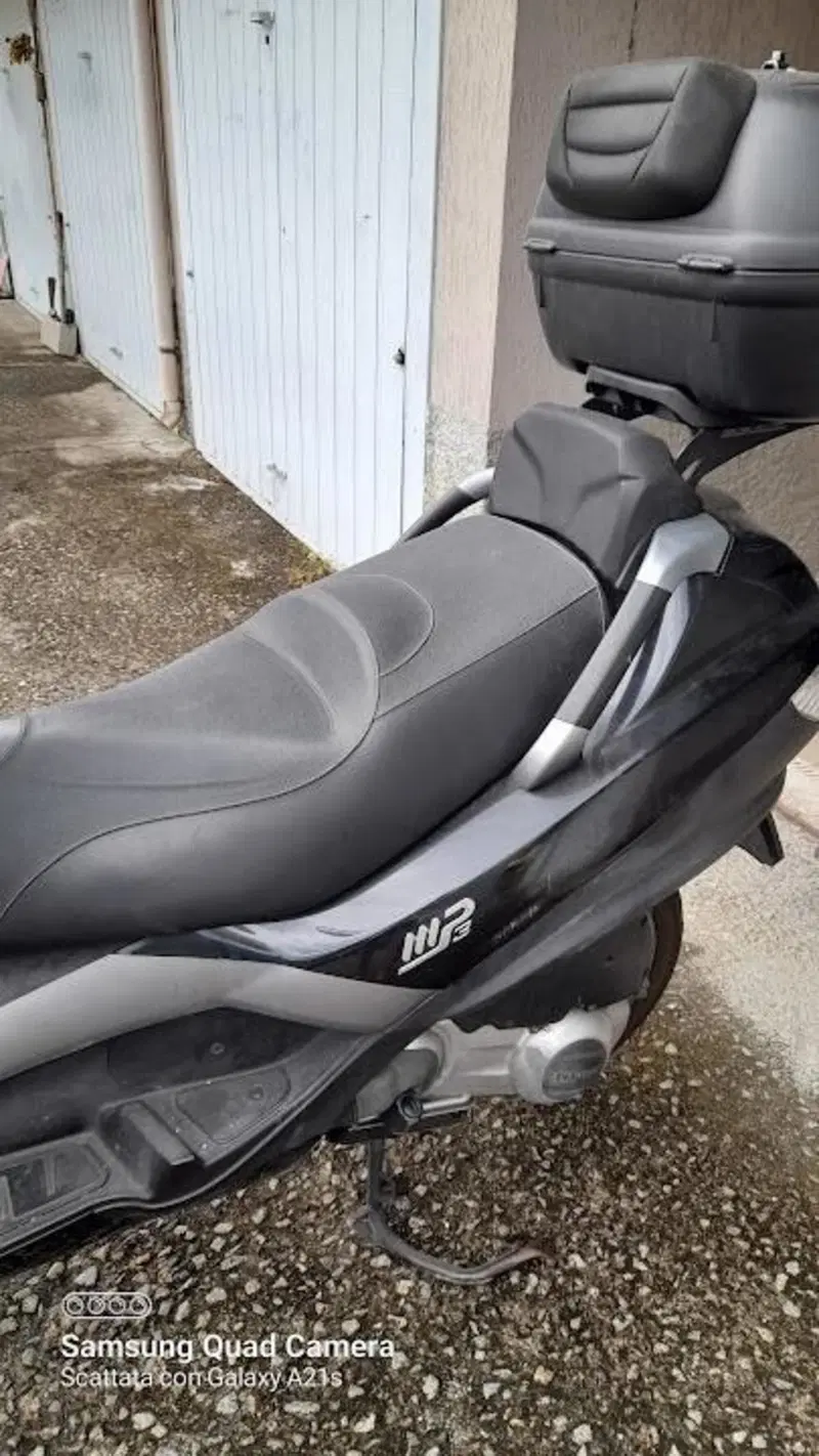 Piaggio MP3 250 i.e. (2)