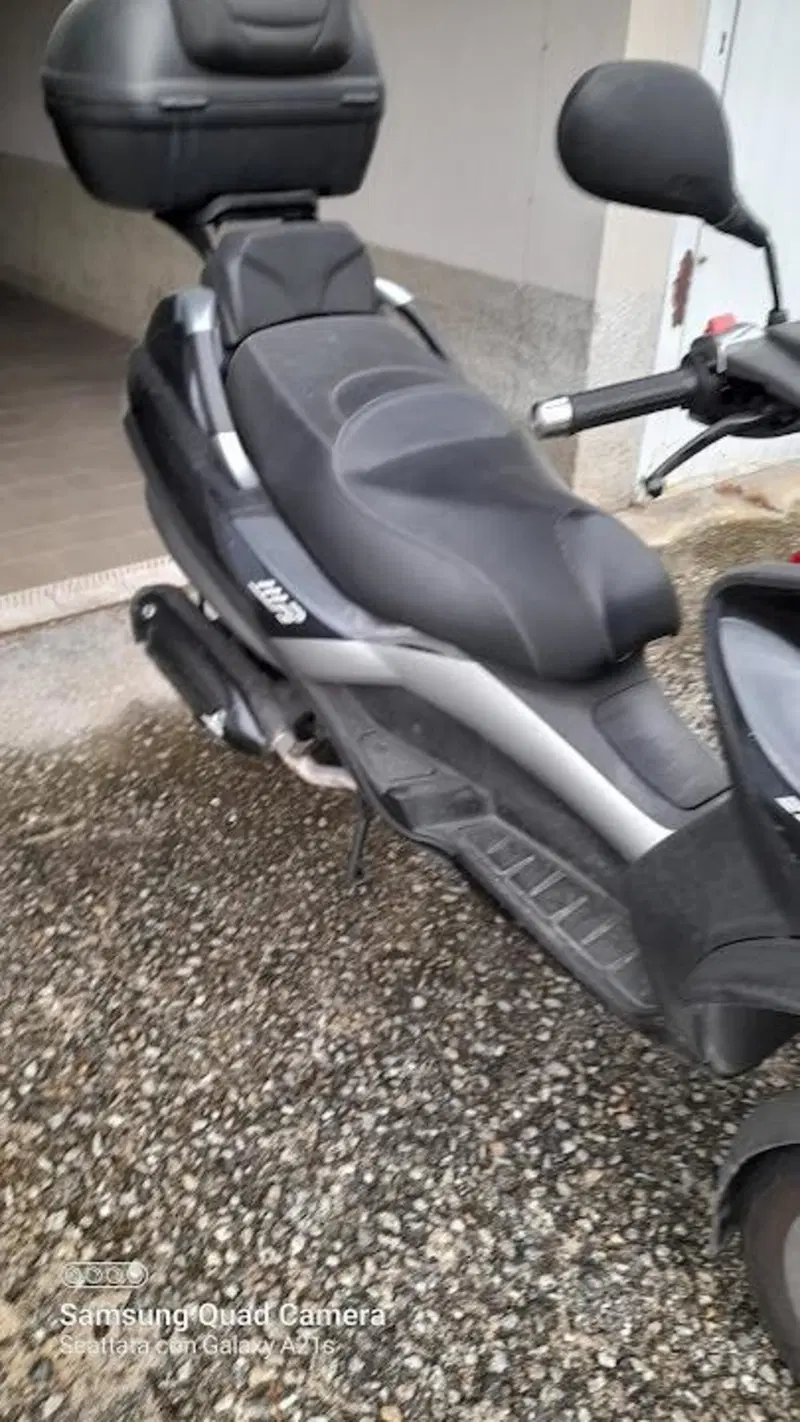 Piaggio MP3 250 i.e. (4)