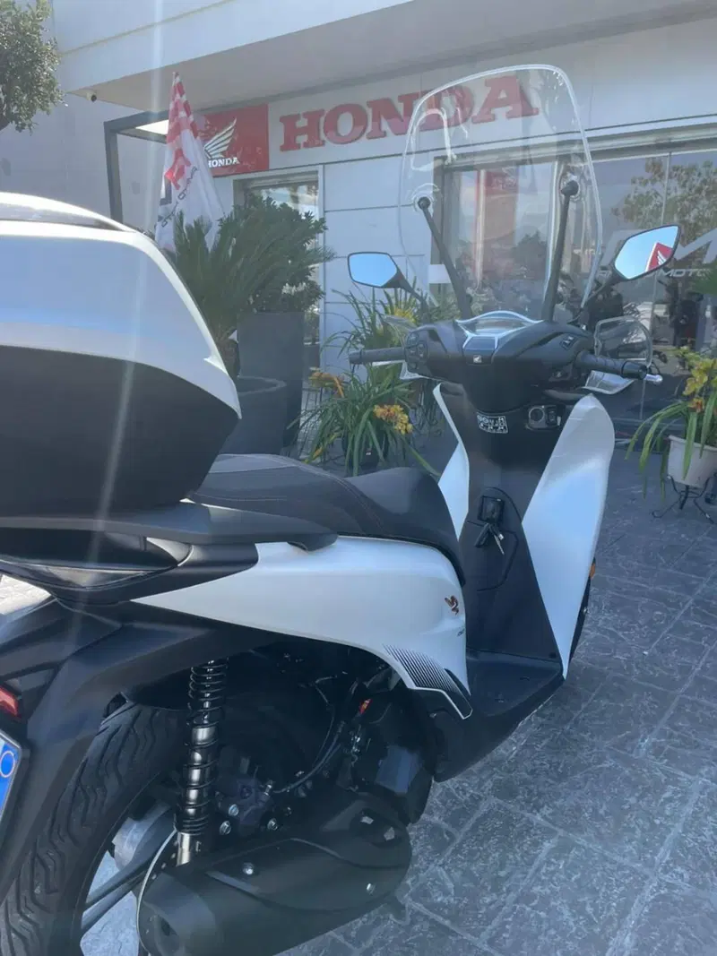 Honda SH 150i Sport (2024 - 25) (3)