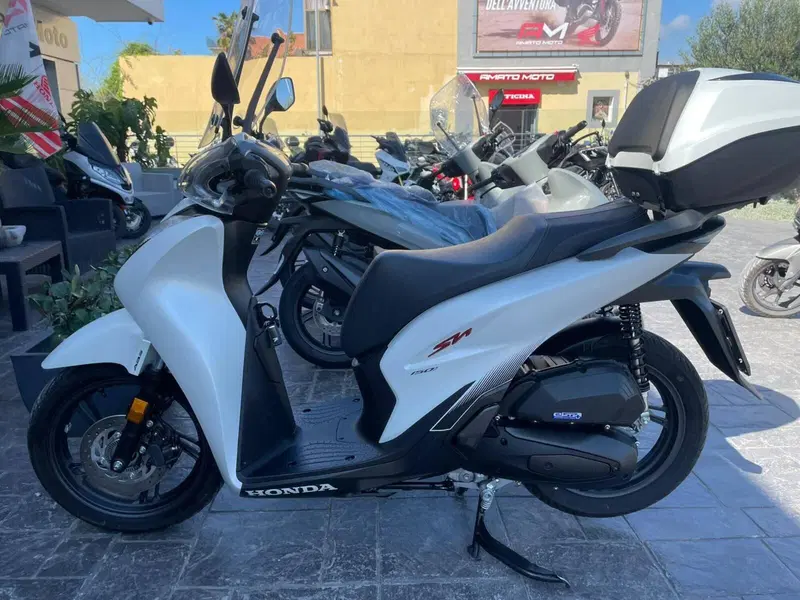 Honda SH 150i Sport (2024 - 25) (4)