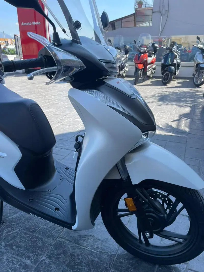 Honda SH 150i Sport (2024 - 25) (5)