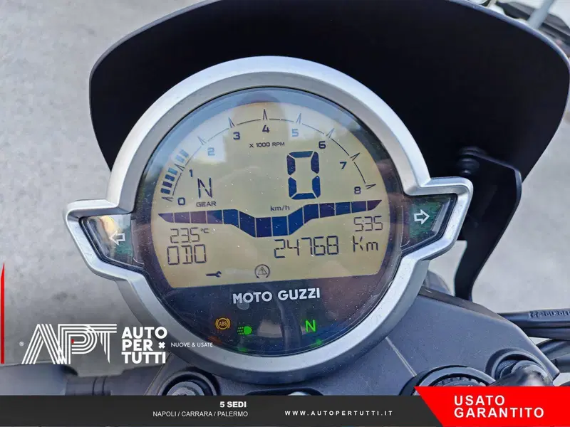 Moto Guzzi V7 Stone (2021 - 24) (6)
