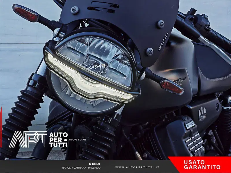 Moto Guzzi V7 Stone (2021 - 24) (7)