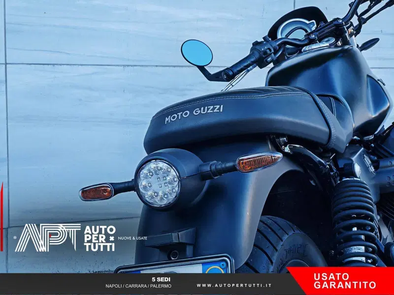 Moto Guzzi V7 Stone (2021 - 24) (9)