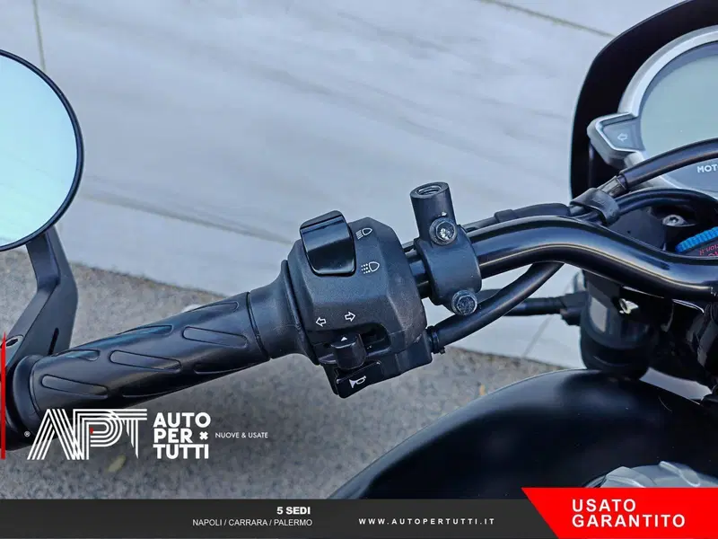 Moto Guzzi V7 Stone (2021 - 24) (11)