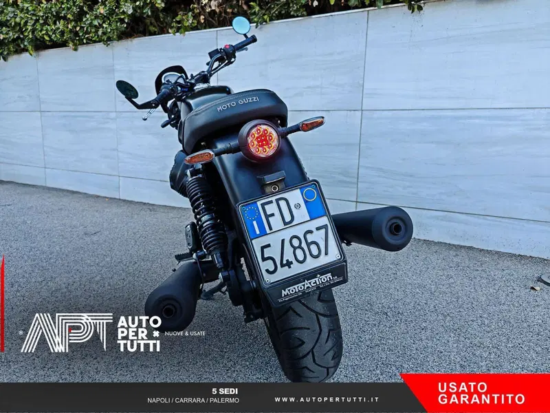 Moto Guzzi V7 Stone (2021 - 24) (13)