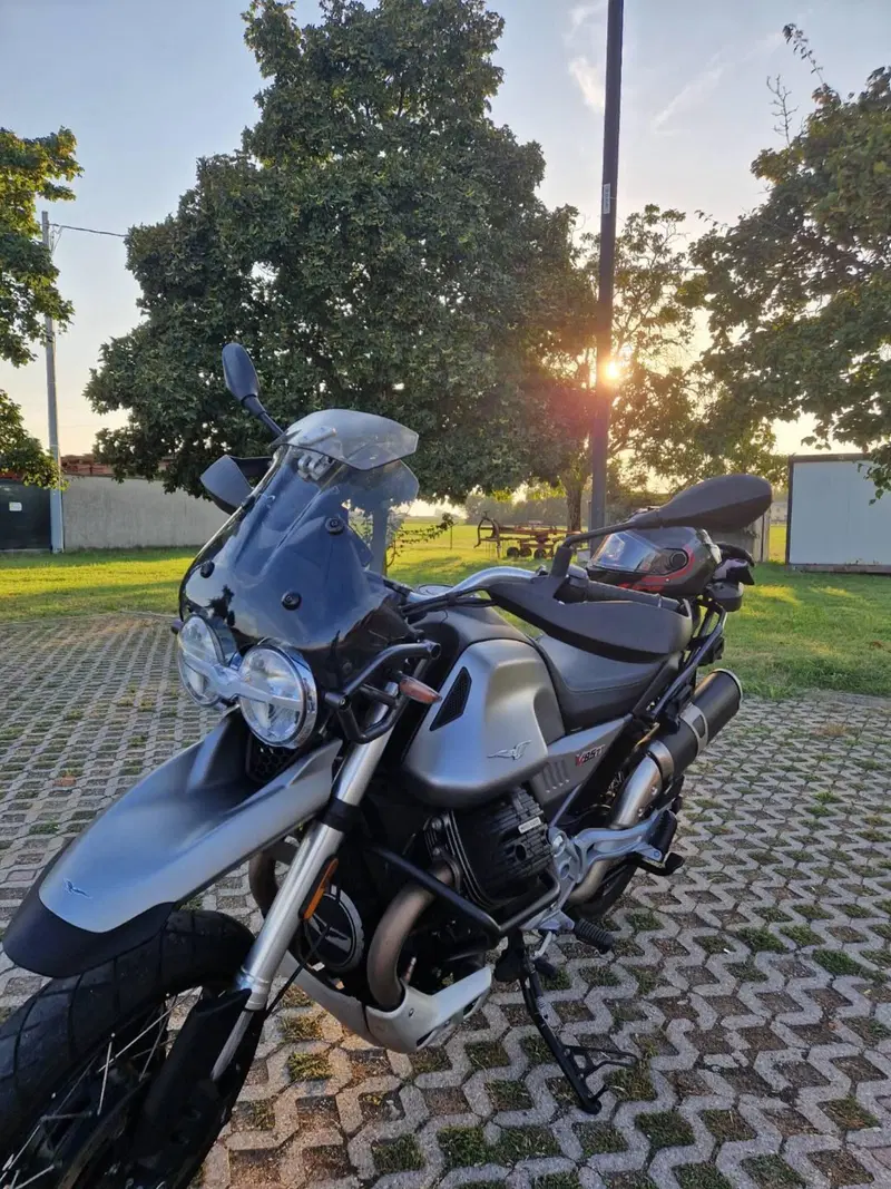 Moto Guzzi V85 TT (2019 - 20)