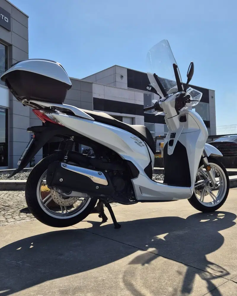 Honda SH 300 i ABS (2016 - 20) (2)