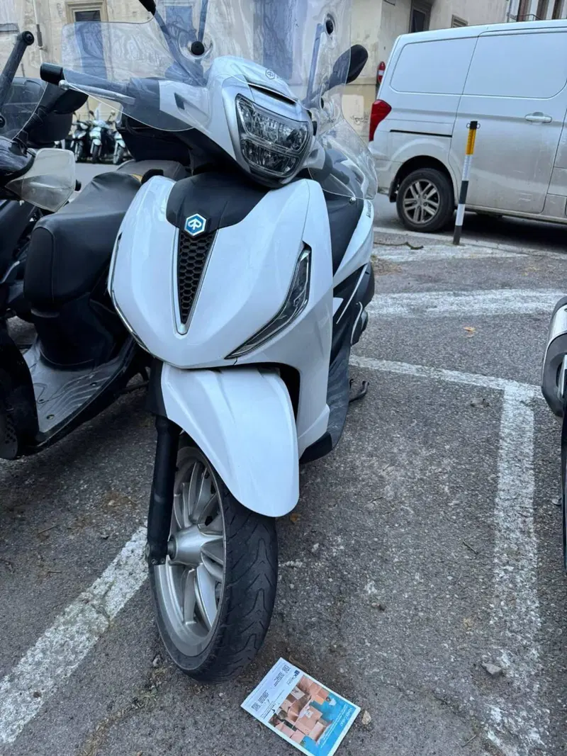 Piaggio Beverly 300 S ABS-ASR (2021 - 25) (3)