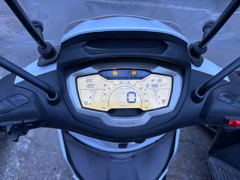 Piaggio Beverly 300 S ABS-ASR (2021 - 25) (4)