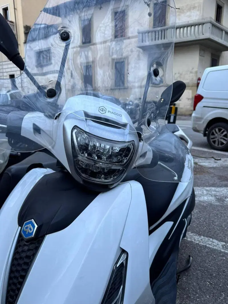 Piaggio Beverly 300 S ABS-ASR (2021 - 25) (6)