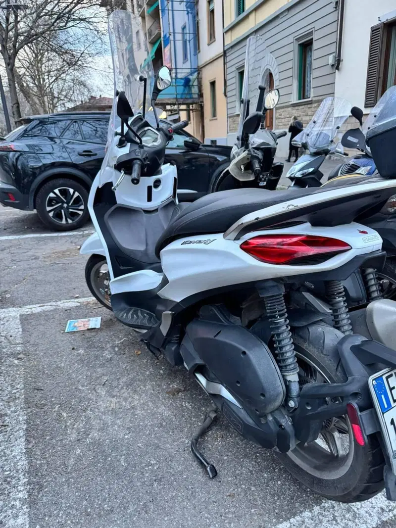 Piaggio Beverly 300 S ABS-ASR (2021 - 25) (7)