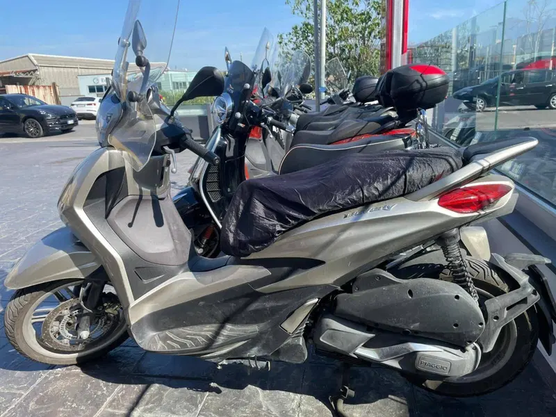 Piaggio Beverly 300 S (2021) (3)